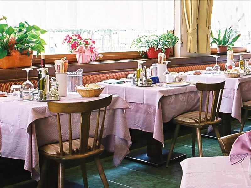 Hotel Stella Alpina Falcade Ngoại thất bức ảnh