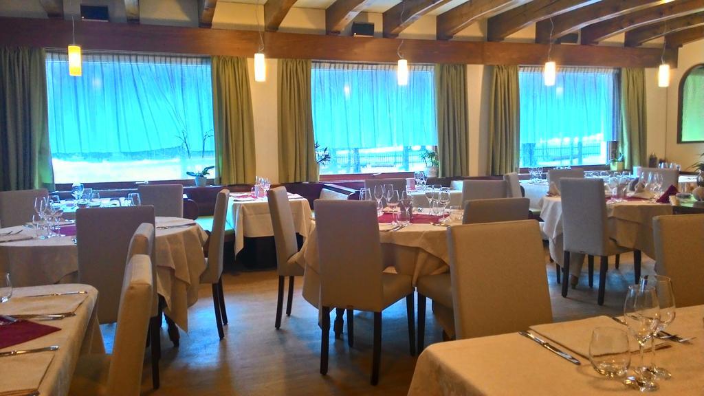 Hotel Stella Alpina Falcade Ngoại thất bức ảnh